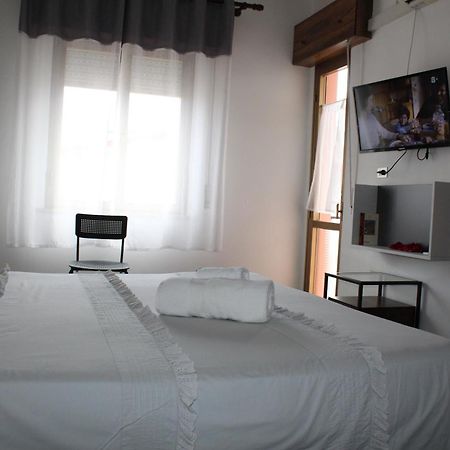 B&B Cardedu Luaran gambar