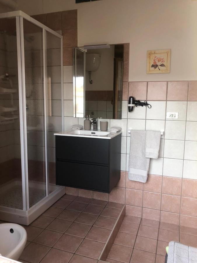 B&B Cardedu Luaran gambar
