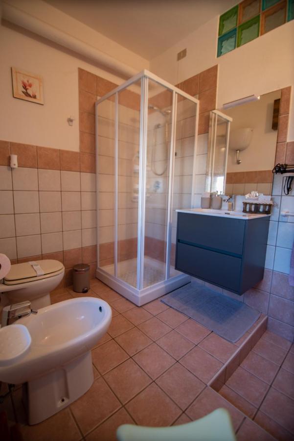 B&B Cardedu Luaran gambar