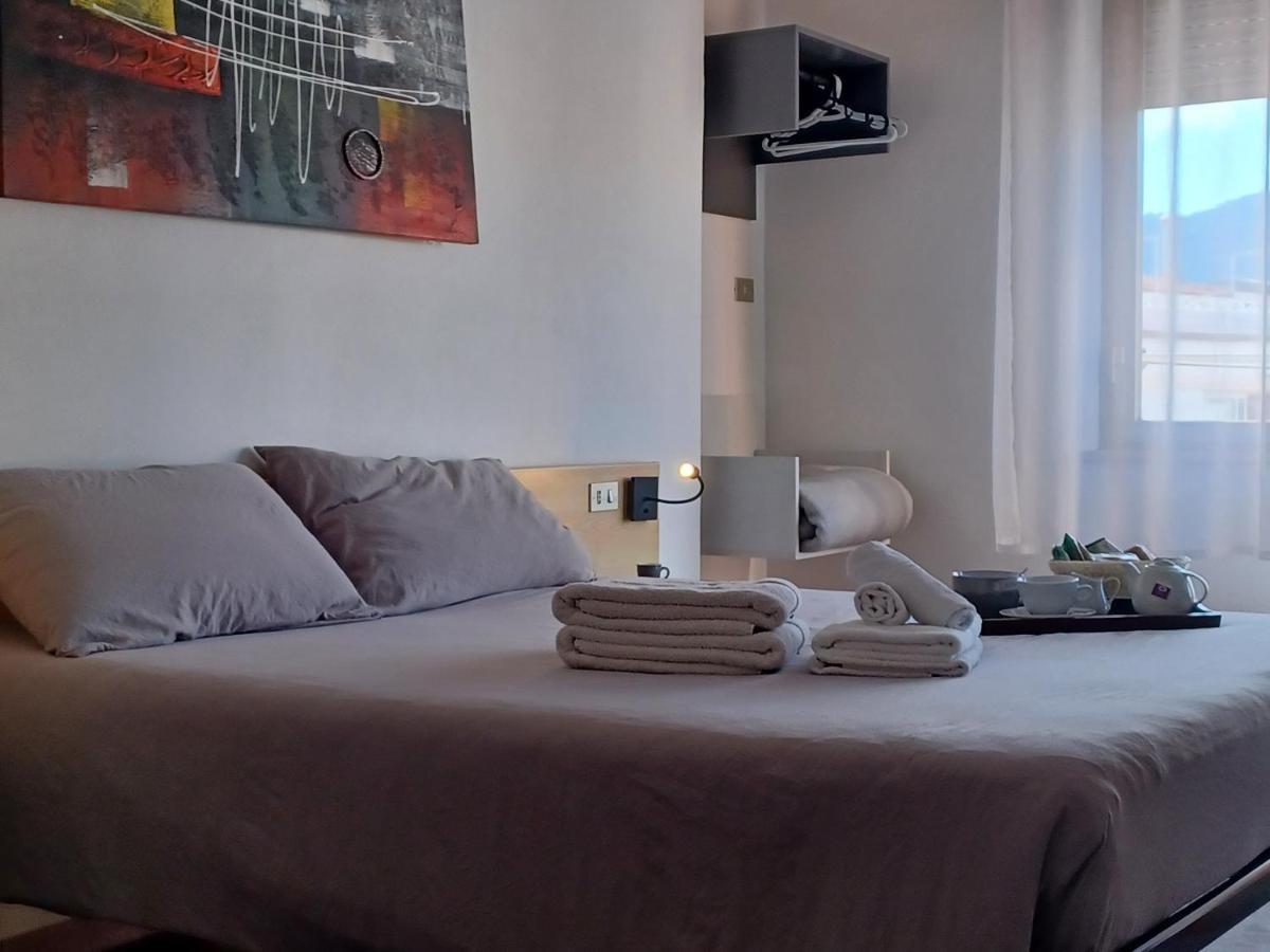 B&B Cardedu Luaran gambar