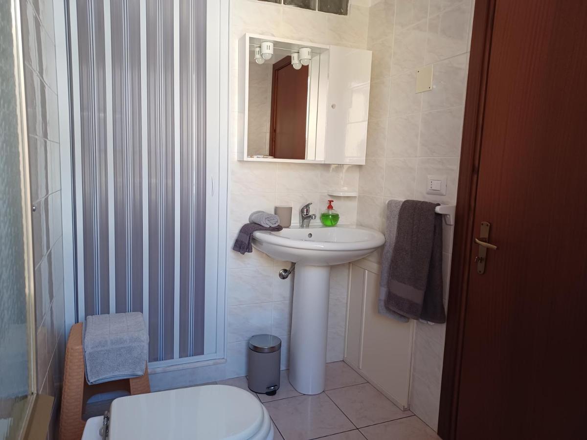 B&B Cardedu Luaran gambar