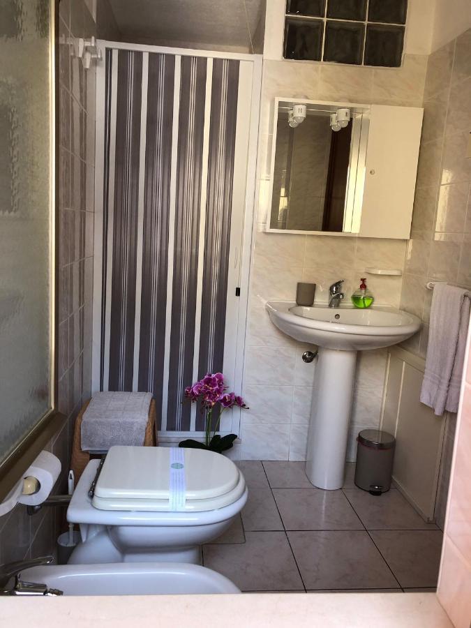 B&B Cardedu Luaran gambar