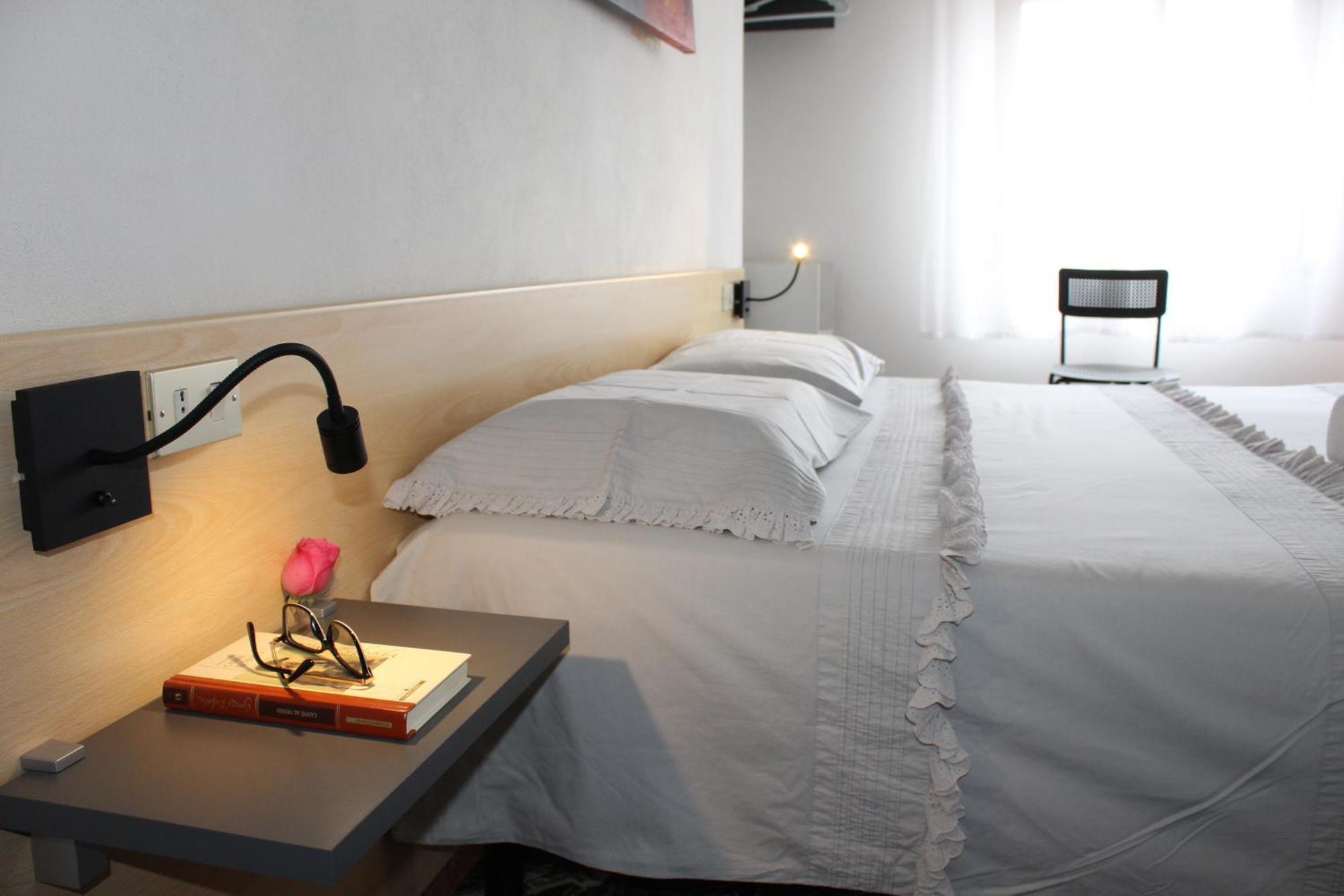 B&B Cardedu Luaran gambar